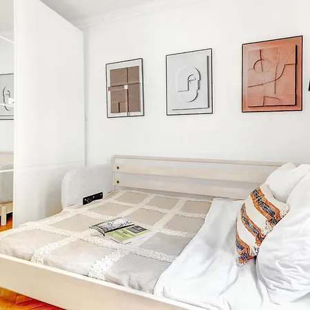 Le Bon Marche Flat *
