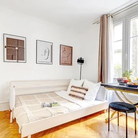 Le Bon Marche Flat *